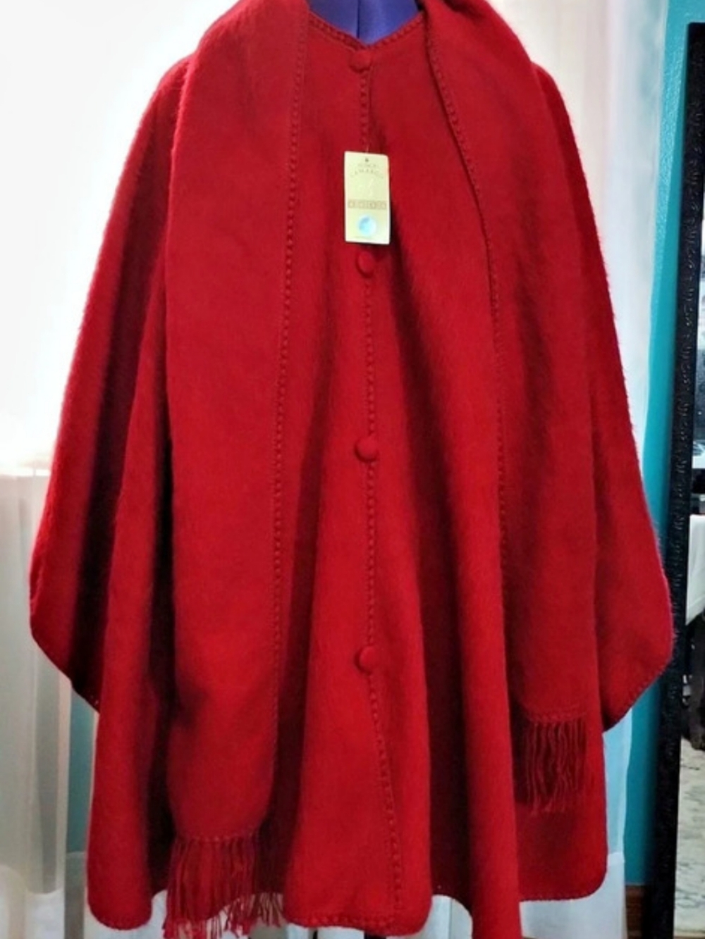 Alpaca Camargo Red Alpaca Hooded Cape NWT, One Size